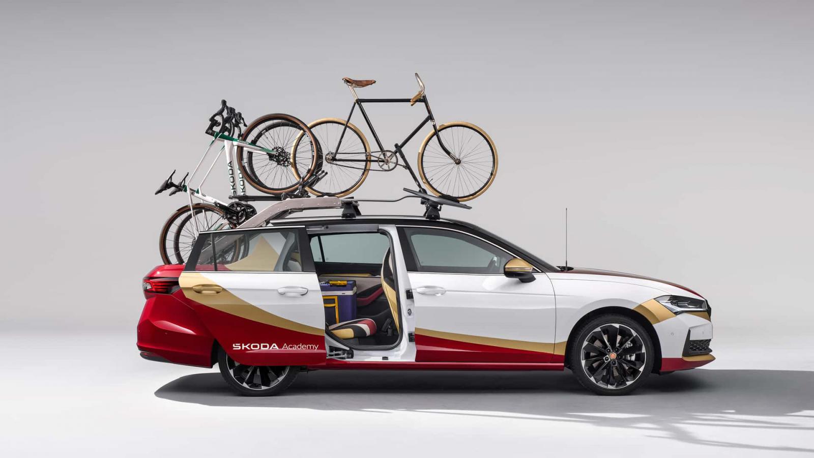 Το Skoda L&K 130 είναι ένα Superb για αγώνες ποδηλασίας